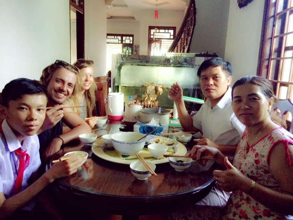 Hoa Phuong Guesthouse Dong Ha Bagian luar foto